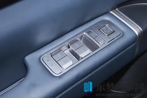 比路虎发现4好看，还能放无人机？钛7有着怎样的空间“魔法”？-2