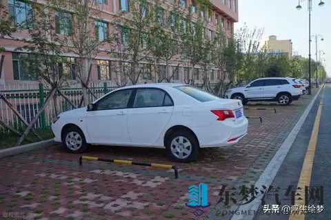 五月丁香花开婷婷：汽车盛宴：科技美学与环保新风尚碰撞-2