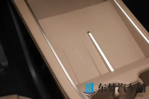 新款享界S9预订72小时突破8000台 预售价318万元起-1