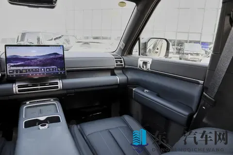 比亚迪又上新了，这车空间大续航强，还带智能座舱，香不香？-1