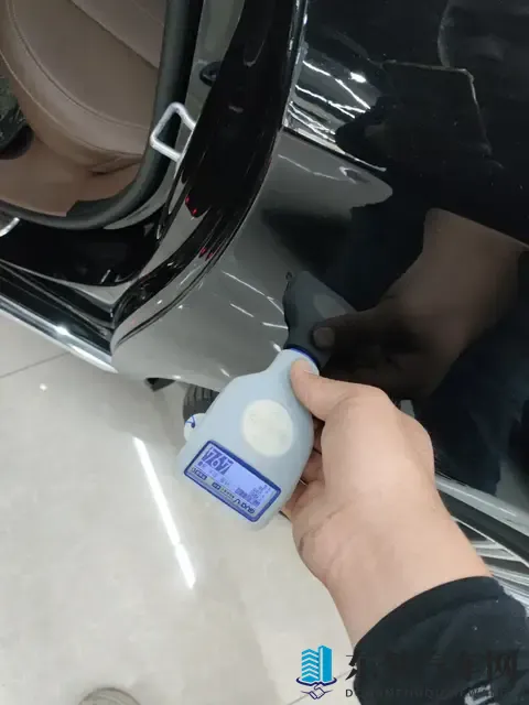 荧被史莱姆缠绕肚子变大：行车应急装备,关键时刻能救命