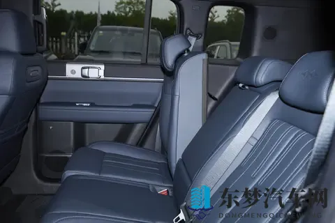 空间能装下一家老小？方程豹钛7，这些细节让长途出行不焦虑！-3