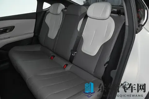 深蓝L06：公路磁悬浮带来的越级驾控体验-2