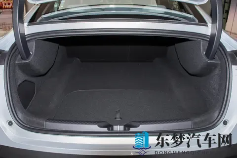 15万级中型车,满配才叫真智能!深度体验深蓝L06-1