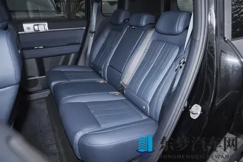 方盒子SUV，续航超1300km，家用选它，全家人都满意了-1