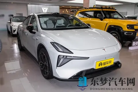 15万级新能源轿跑新标杆！深蓝L06实车体验，好开好看又好用-2