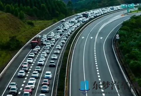 99热最新：新能源汽车热浪来袭，智能驾驶技术引领未来-2