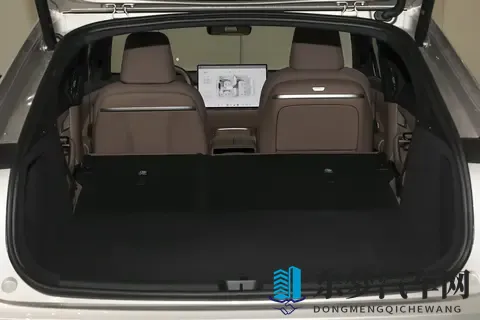 特斯拉新款Roadster，明春发布，超长续航1000km-1