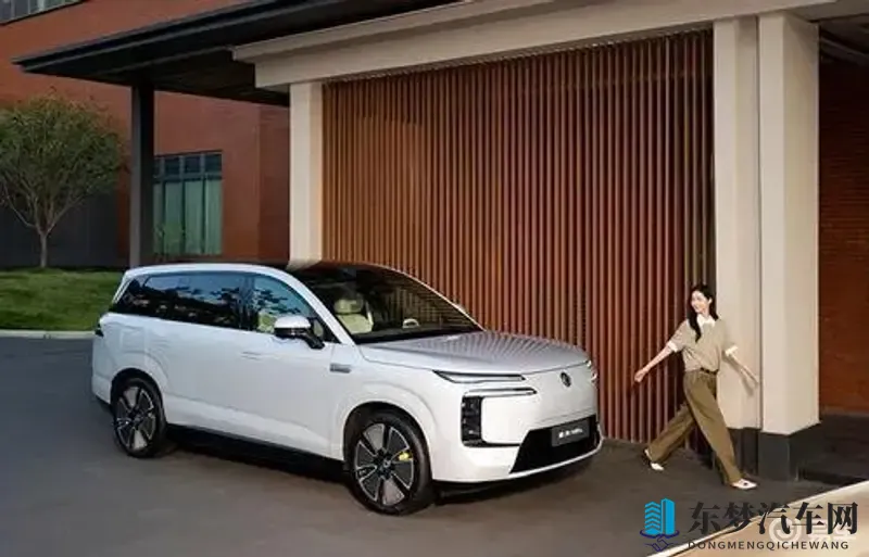 枯瘦娇小小若女黑人HD:黑皮肤娇小女子,高清画面引人怜-1