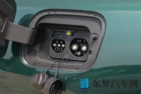 零跑C16实测：20万元内，这台六座车能成为你的理想座驾吗？-2