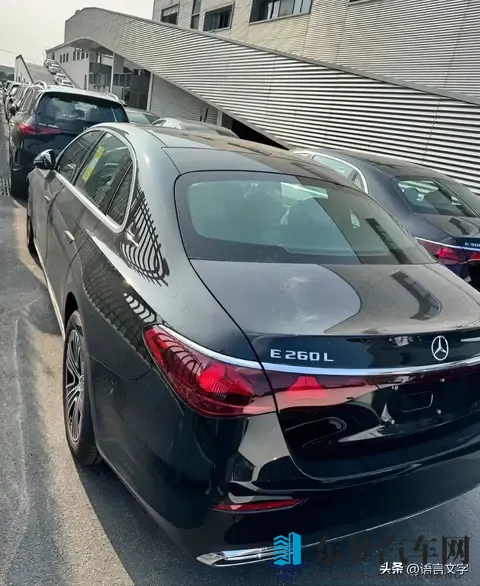 观察一下周围，你会发现，豪车车主们似乎更倾向于选择高配车型。