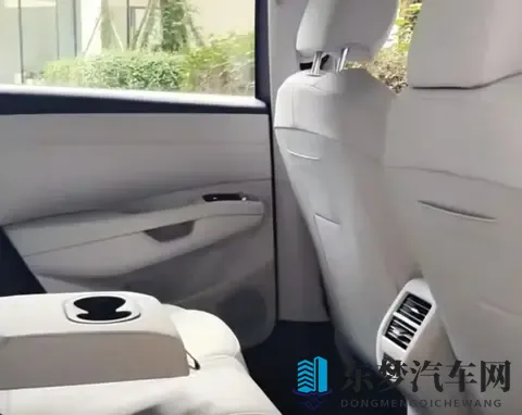 大众朗逸Pro正式下线，外观内饰新调整，将于11月内上市-1