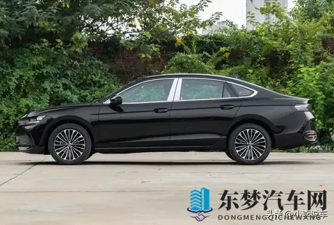 大众迈腾B9：燃油车最后的倔强，还是涅槃重生之路-1