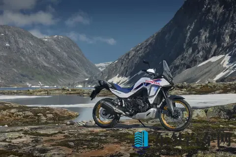 本田在500系列＆ 750 Transalp 和 CB750 Hornet 上推出电子离合器-1