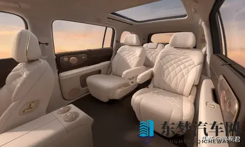 智己LS9内饰细节曝光，六座车里藏了块吸顶屏,预售倒计时今晚揭晓-3