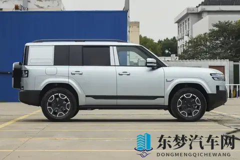 买得钛对了!这款SUV实用性太强了,全家出行都不用操心-2