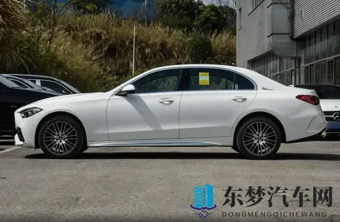 花30万买台15T的车，到底图个啥？静态解析奔驰C级-2
