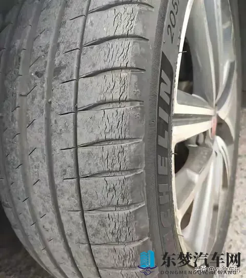 司机注意了，轮胎用5年花纹还挺深，要更换吗？不注意可能出大事-1