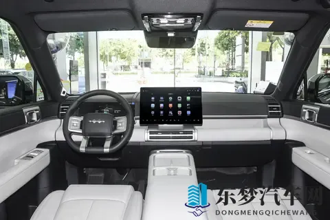 家庭出行痛点全解决!方程豹钛7用细节诠释实用SUV该有的样子-3