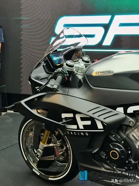 春风公升级赛车，V4 SR-RR原型亮相！竞争手拿什么应对？-2