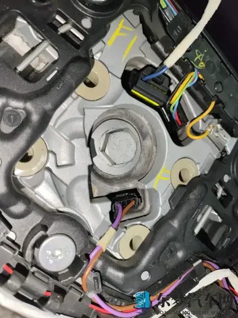 和平精英女角色流牛奶：和平精英女英雄，牛奶妆容美如画