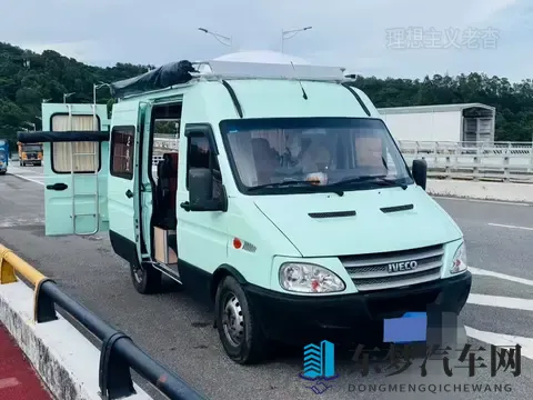 边旅行边摆摊，依维柯宝迪改装移动店铺露营车，多用途车正在崛起