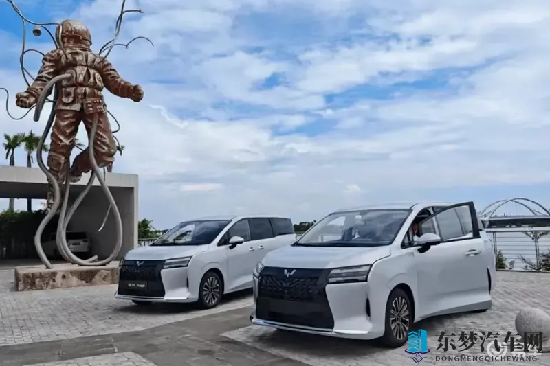 五菱星光730：全能家庭座驾，电滑门加持，出行新体验-1