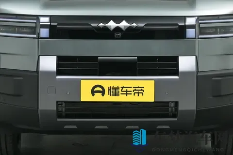 科技大空间SUV，方程豹钛7，让全家出行更舒适与安心-3