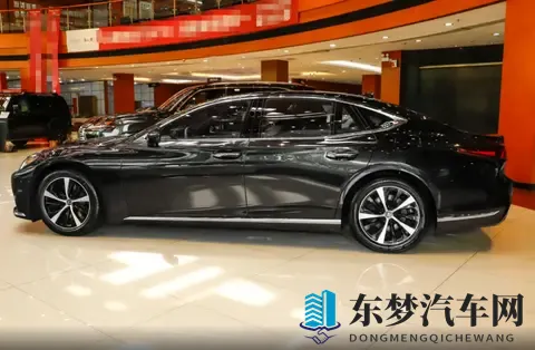 定位大型车,雷克萨斯LS配置分析,四款车型如何选?-1