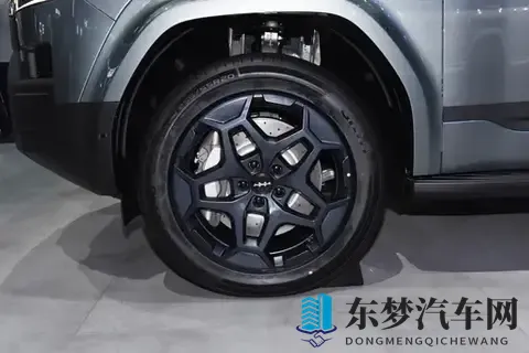 选车纠结症的福音-比亚迪方程豹钛7,空间大、续航无忧-1