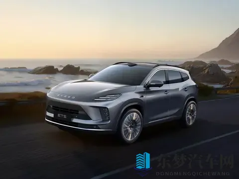 巜被按摩师按摩并做爰：与理疗师亲密接触,体验身心舒缓