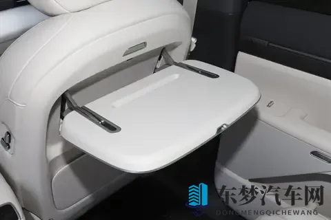 20万内6座车怎么选？零跑C16 580尊享版空间配置成本体验对比解读-2