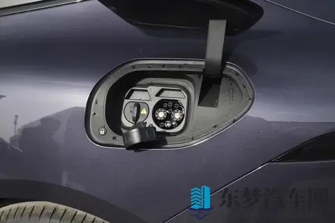 阿维塔06：新能源轿车的选择困扰，这款新车会给你惊喜！-2