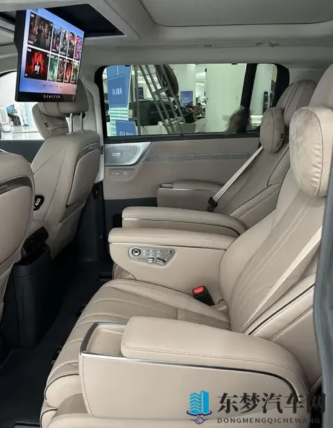 少妇精油按摩高潮：汽车养护新潮流：揭秘汽车“高潮”养护秘诀-1