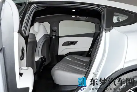 2026款深蓝L06开启预售，配激光雷达和磁流变悬架，四季度上市-2