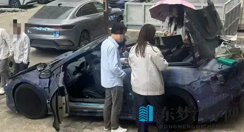 比亚迪最新敞篷跑车谍照首次曝光，网友：像路特斯Emira-1