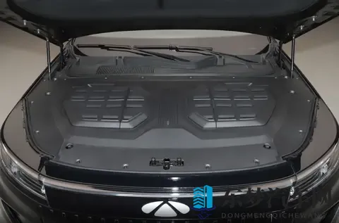 1899万就能买的大型SUV，车长超5米2，配大6座，风云T11-2