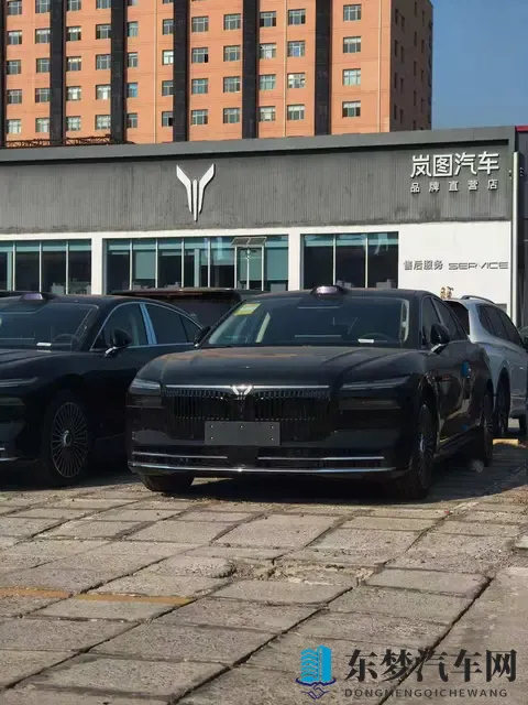 岚图追光L实拍，这气场加上华为智驾，要卖爆的节奏啊-1