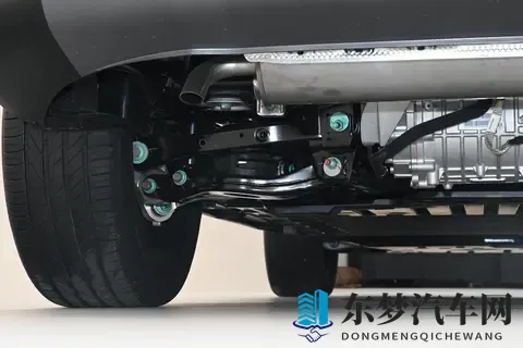 20万买SUV,颜值与实用都要,这款方盒子家用正合适-2