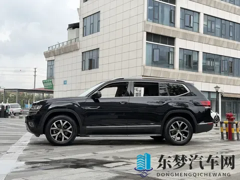 黑人大战欧美：全球赛车盛事：巅峰对决，速度与激情！-1