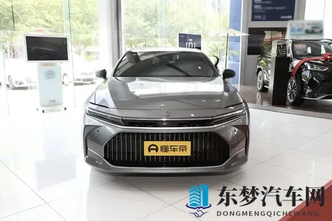 进口中大型车，皇冠哪一款值得选？试驾分析，配置够用动力直观！-1