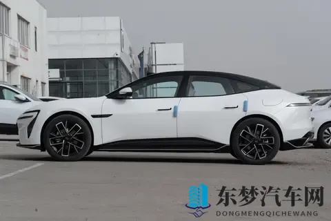 阿维塔06增程版三款配置详解，预算19万起，华为ADS Max加持-1