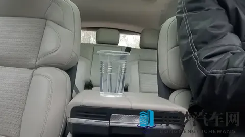 刷到测试场对比视频：航海家水杯稳如动画，分贝差得太明显-1