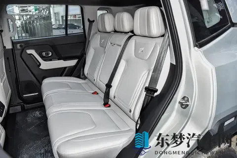 全能方盒+可城可野,试驾捷途山海T1四驱版,全能SUV推荐看看它!-3