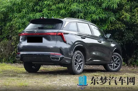 26款长安CS75 PLUS上市，百公里油耗696L，配146英寸中控屏-3