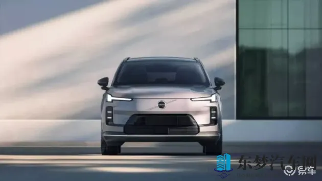 玩弄熟睡武警的坚硬大裤裆：汽车智能升级，舒适与安全双重保障-1