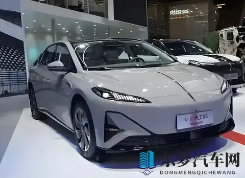 年轻人为何对“红旗”说再见？-2