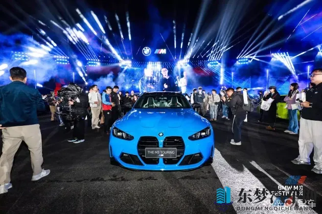 屁屁影院:汽车科技新潮流:智能驾驶、新能源、安全升级引关注-1