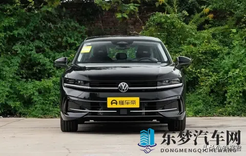 全新迈腾方向盘换实体键 车企纠结触控与实用 老车主急了:钱白花了-1