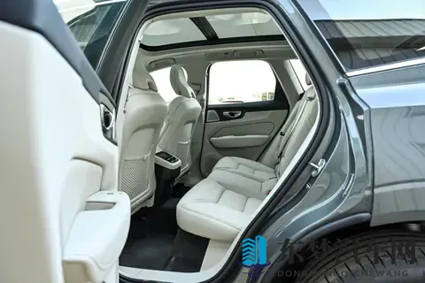 豪华品牌、全时四驱、降价15万，沃尔沃XC60拿出诚意，配20T+8AT-2